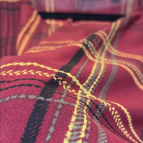 Susan Graver Burgundy Plaid Pleated sleeves chiffon blouse Size 18W - Picture 9 of 9